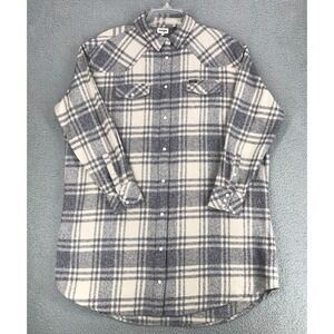 Wrangler Oversize Organic Flannel Shirt Women Size S Pearl Snap Gray Plaid